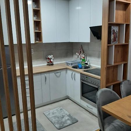 Apartman,,Kul"Life Lukavica Buitenkant foto