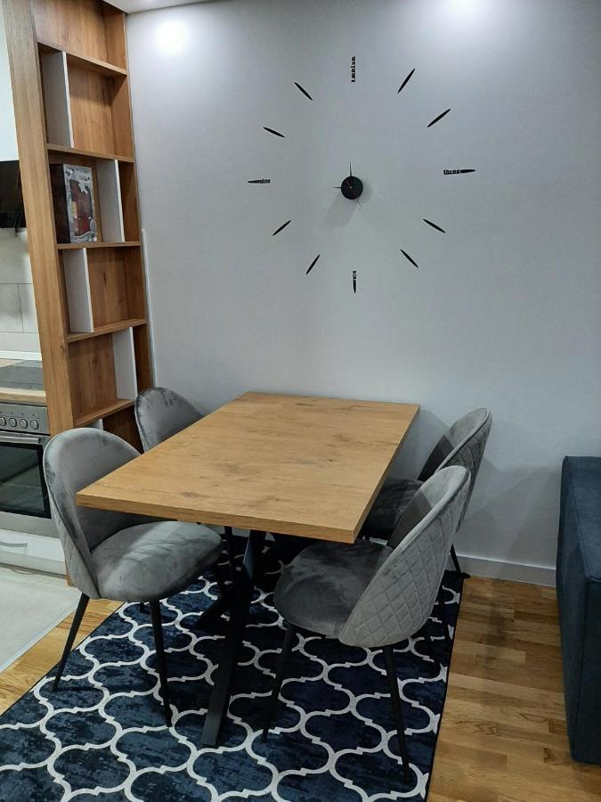 Apartman,,Kul"Life Lukavica Buitenkant foto