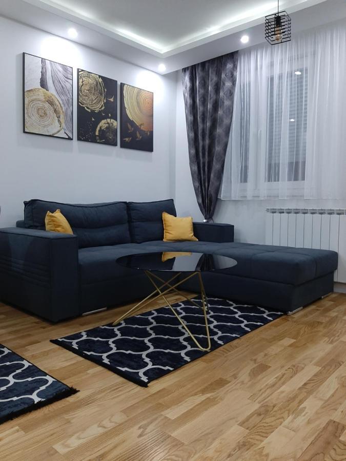 Apartman,,Kul"Life Lukavica Buitenkant foto